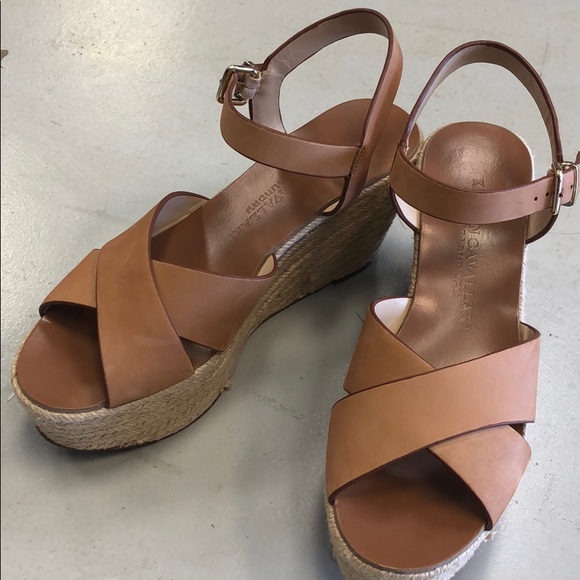 Women’s Chinese Laundry wedges - Picture 3 of 4
